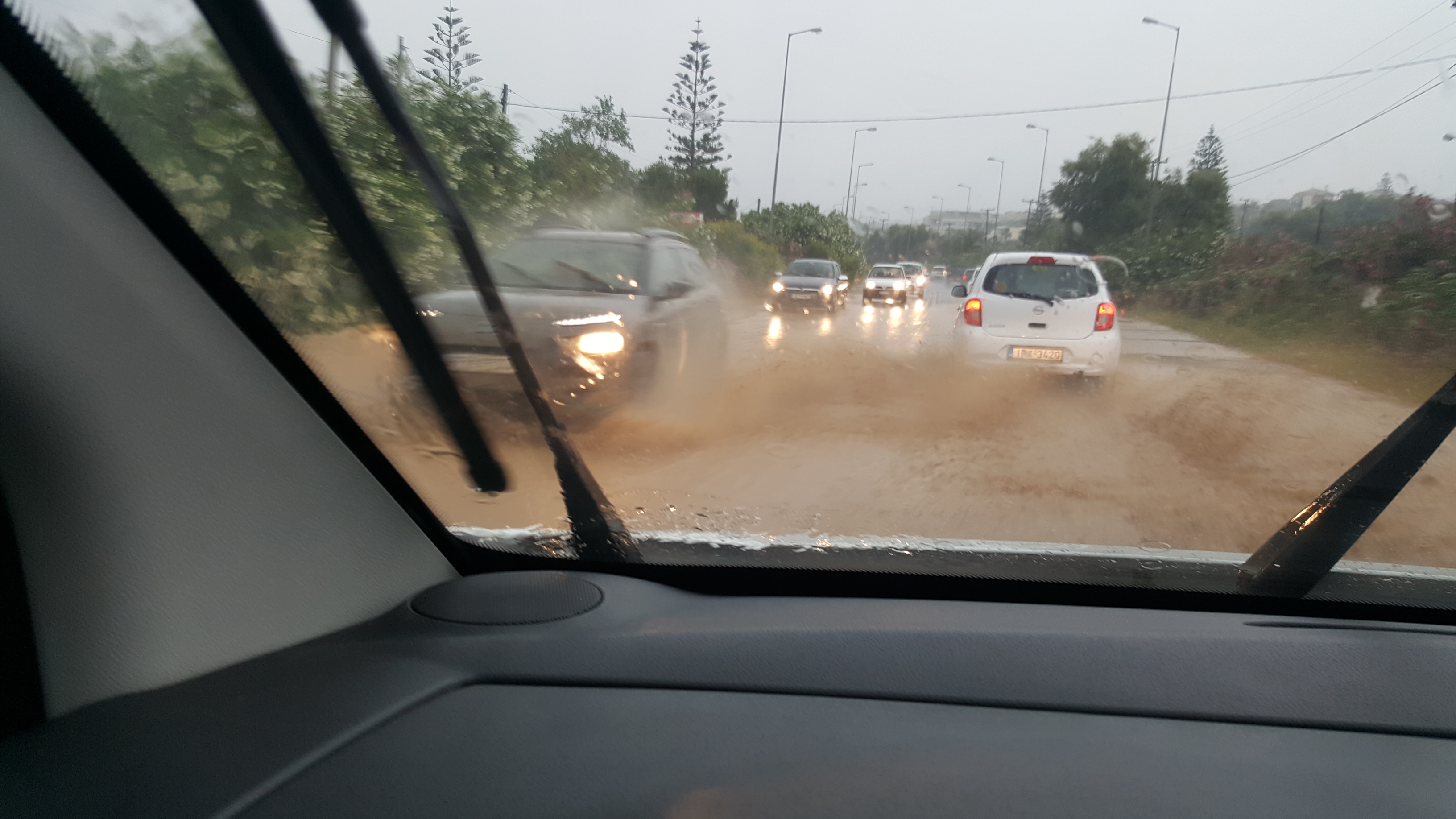 Έντονη βροχόπτωση στον ΒΟΑΚ – Προσοχή στους οδηγούς