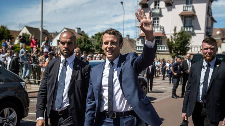 Γαλλία-εκλογές: Συντριπτική νίκη του Μακρόν ενόψει στην Εθνοσυνέλευση