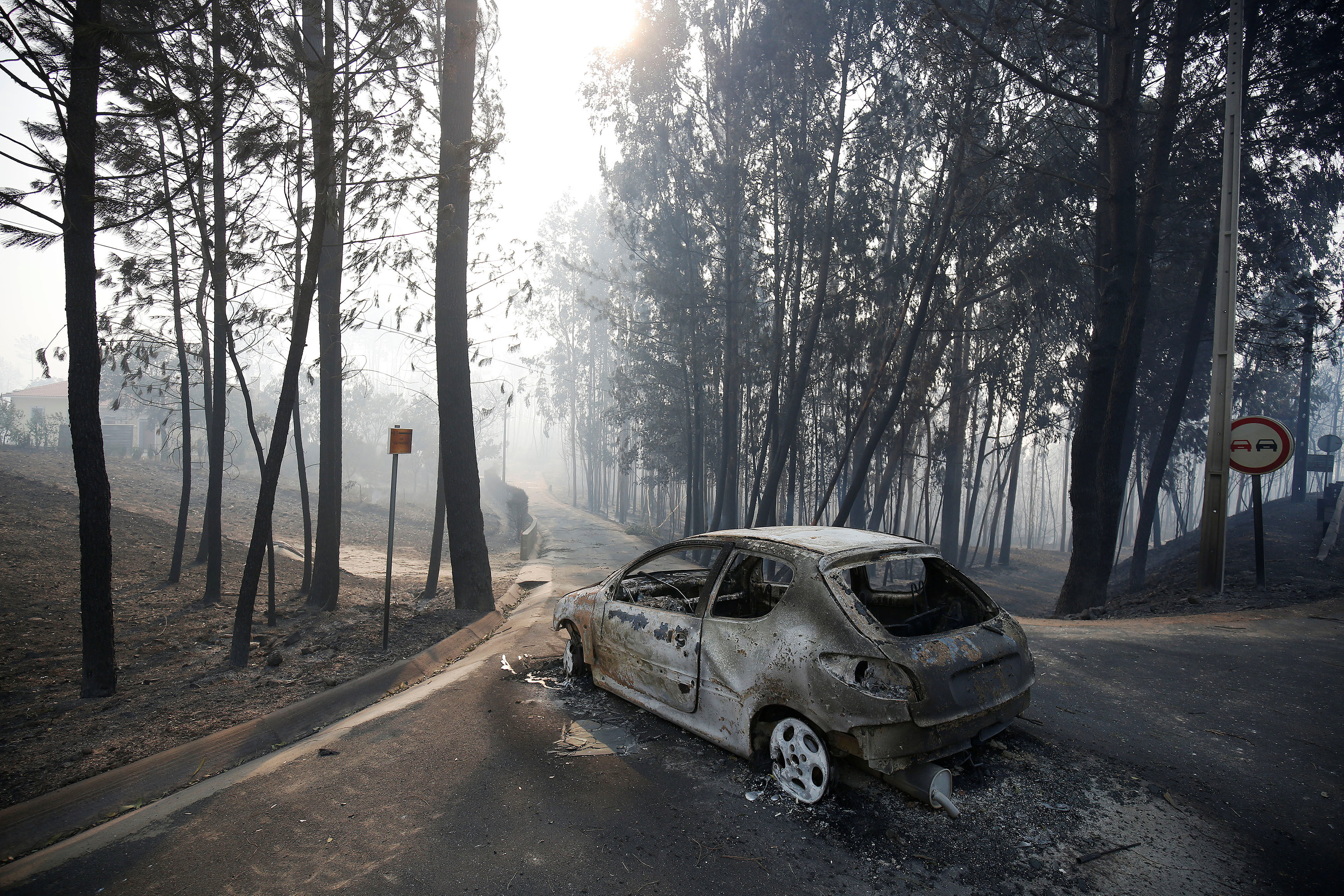 Πορτογαλία: Συνεχίζουν να μαίνονται οι φονικές πυρκαγιές