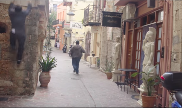 “Κυνηγητό” στα σοκάκια της Παλιάς πόλης Χανίων με…”εφοριακό” (βίντεο)