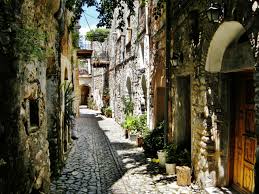 Το χωριό στη Χίο που μοιάζει με  λαβύρινθο! Βγαλμένο από άλλο αιώνα