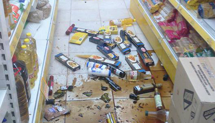 Ο σεισμός νότια της Ιεράπετρας έριξε τα ράφια σε σούπερ μάρκετ