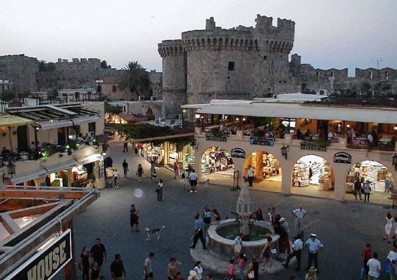 Η άνοδος του ελληνικού τουρισμού τονώνει και την αγορά ακινήτων από ξένους