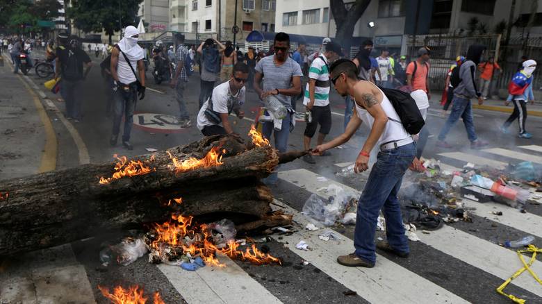 Ένας νεκρός στη Βενεζουέλα, «απόπειρα πραξικοπήματος» καταγγέλλουν οι Αρχές