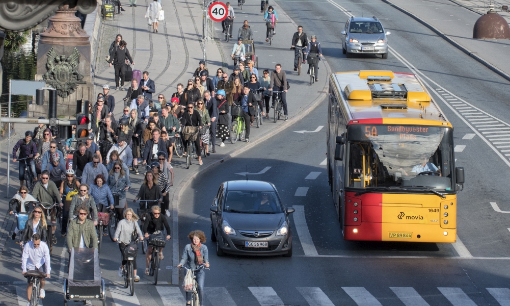 Δανία: Γιατί μειώνουν δραστικά τους φόρους στα αυτοκίνητα;