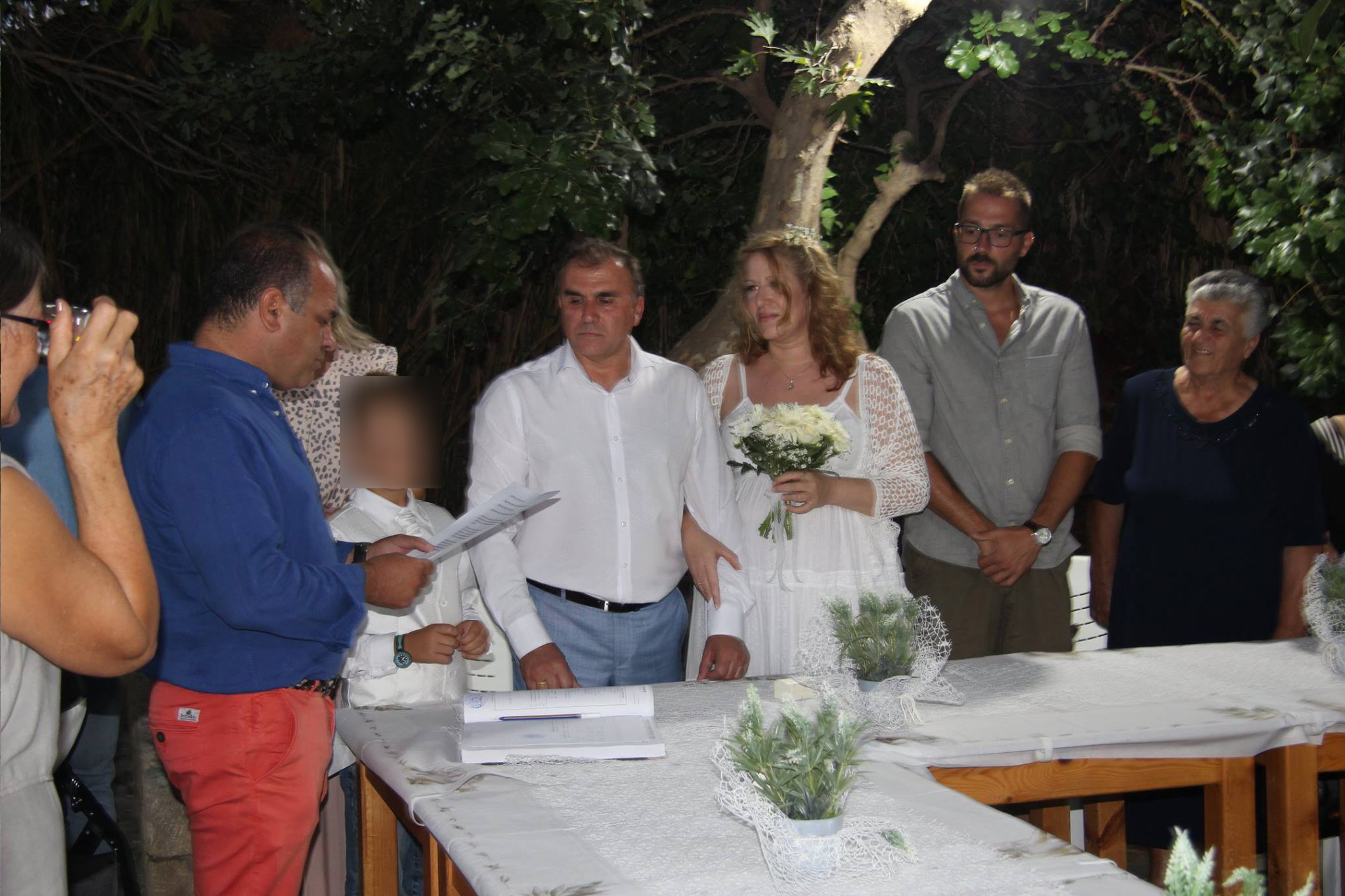 Παντρεύτηκε ο δήμαρχος Ιεράπετρας χθες την αγαπημένη του (φωτο)