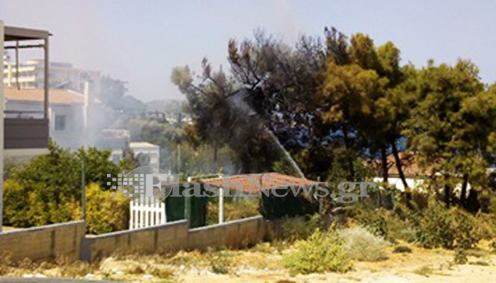 Πυρκαγιά κοντά σε σπίτια και επιχειρήσεις στο Καλαμάκι Χανίων (φωτο)
