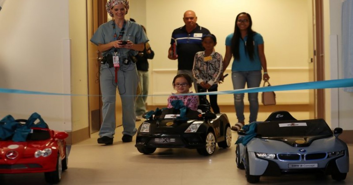 Πρωτότυπο: Παιδιά πηγαίνουν στο χειρουργείο με… Lamborghini!