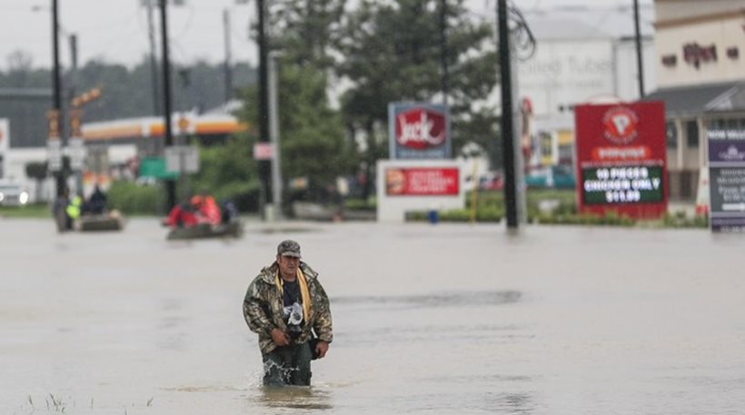 Με χολέρα και τύφο απειλούνται τώρα οι πλημμυροπαθείς στο Τέξας