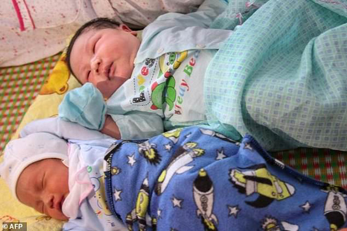 Βιετναμέζα γέννησε μωρό – γίγαντα 7,1 κιλών!