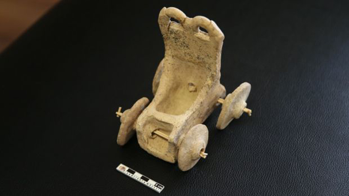 Ένα παιδικό «αυτοκινητάκι» 5.000 ετών! (βίντεο)