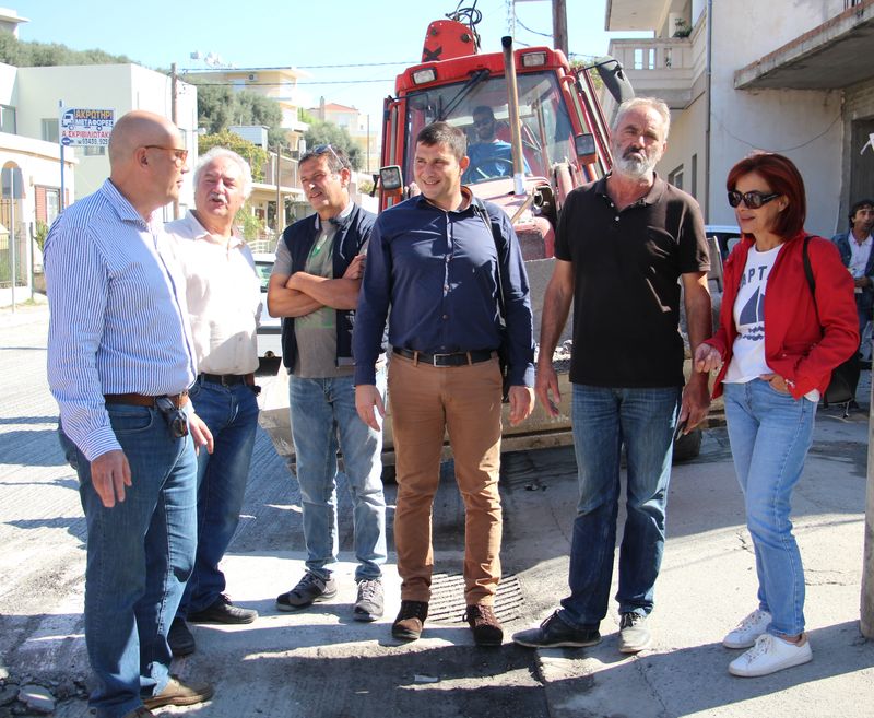 Αυτοψία Δημάρχου Χανίων στις εργασίες ανακατασκευής της οδού Καζαντζάκη