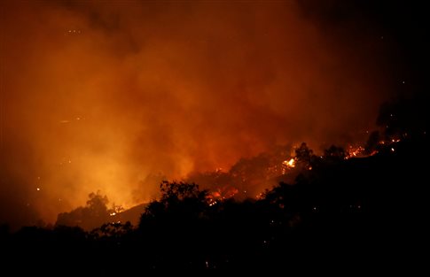 Τους 33 έχουν φτάσει οι νεκροί από τις πυρκαγιές στην Καλιφόρνια