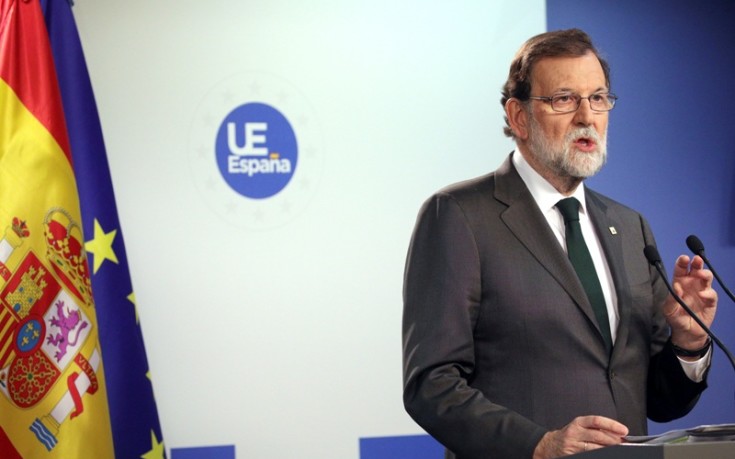 Ο Ραχόι διαλύει το καταλανικό κοινοβούλιο, πρόωρες περιφερειακές εκλογές