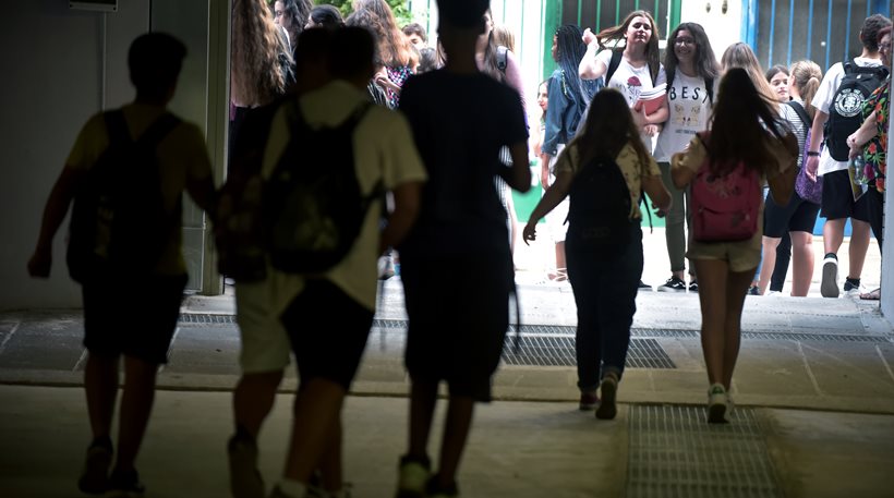 Θρίλερ στο Αγρίνιο με τη ναφθαλίνη: Μαθητές στο νοσοκομείο με δηλητηρίαση