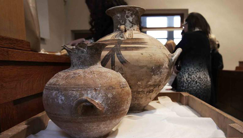 Επαναπατρίζονται στην Κρήτη 26 αρχαία αντικείμενα από την Αυστρία