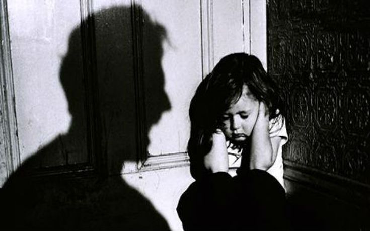 Σοκαριστικές λεπτομέρειες για τον πατέρα που βίαζε την κόρη του από 2 ετών