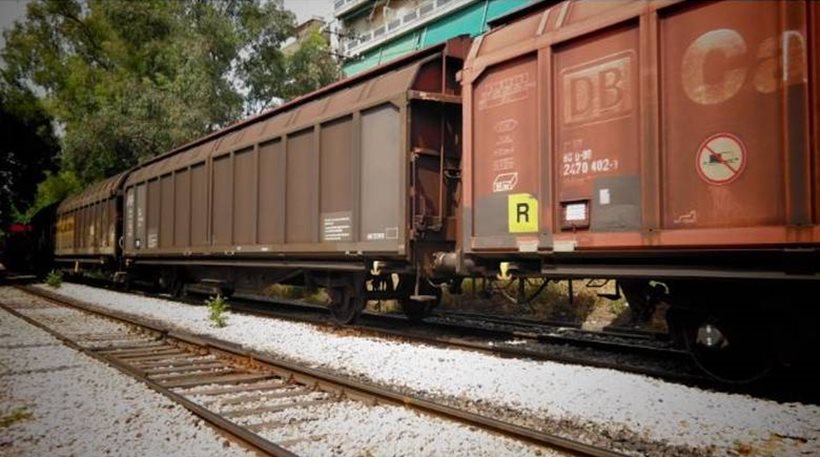 Πάτρα: Εξέδιδε ανήλικη σε εγκαταλελειμμένα βαγόνια τρένου
