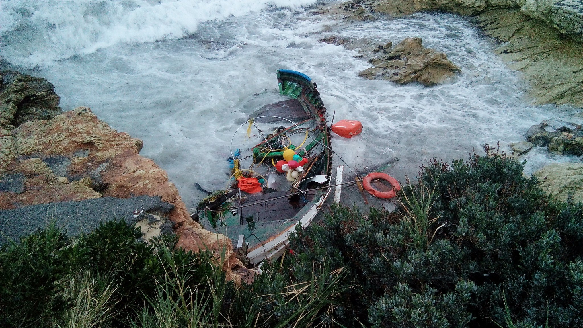 Βάρκα ανετράπη στο Ρέθυμνο όταν τα δίχτυα μπλέχτηκαν στην προπέλα