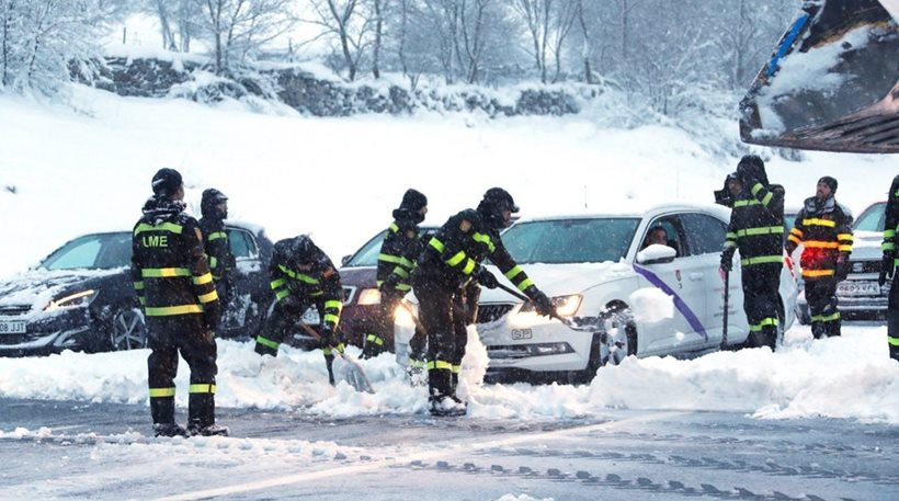Ισπανία:Διασώθηκαν χιλιάδες οδηγοί που εγκλωβίστηκαν εξαιτίας χιονοθύελλας