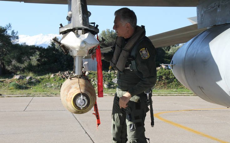 Ο Αρχηγός της Αεροπορίας «βομβάρδισε» βραχονησίδες πετώντας απο την 115 ΠΜ