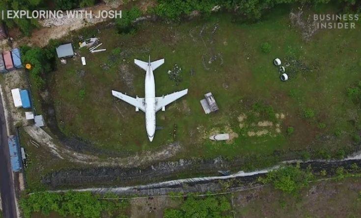 Άθικτο αεροπλάνο βρίσκεται για μήνες… παρκαρισμένο, δημιουργώντας μυστήριο
