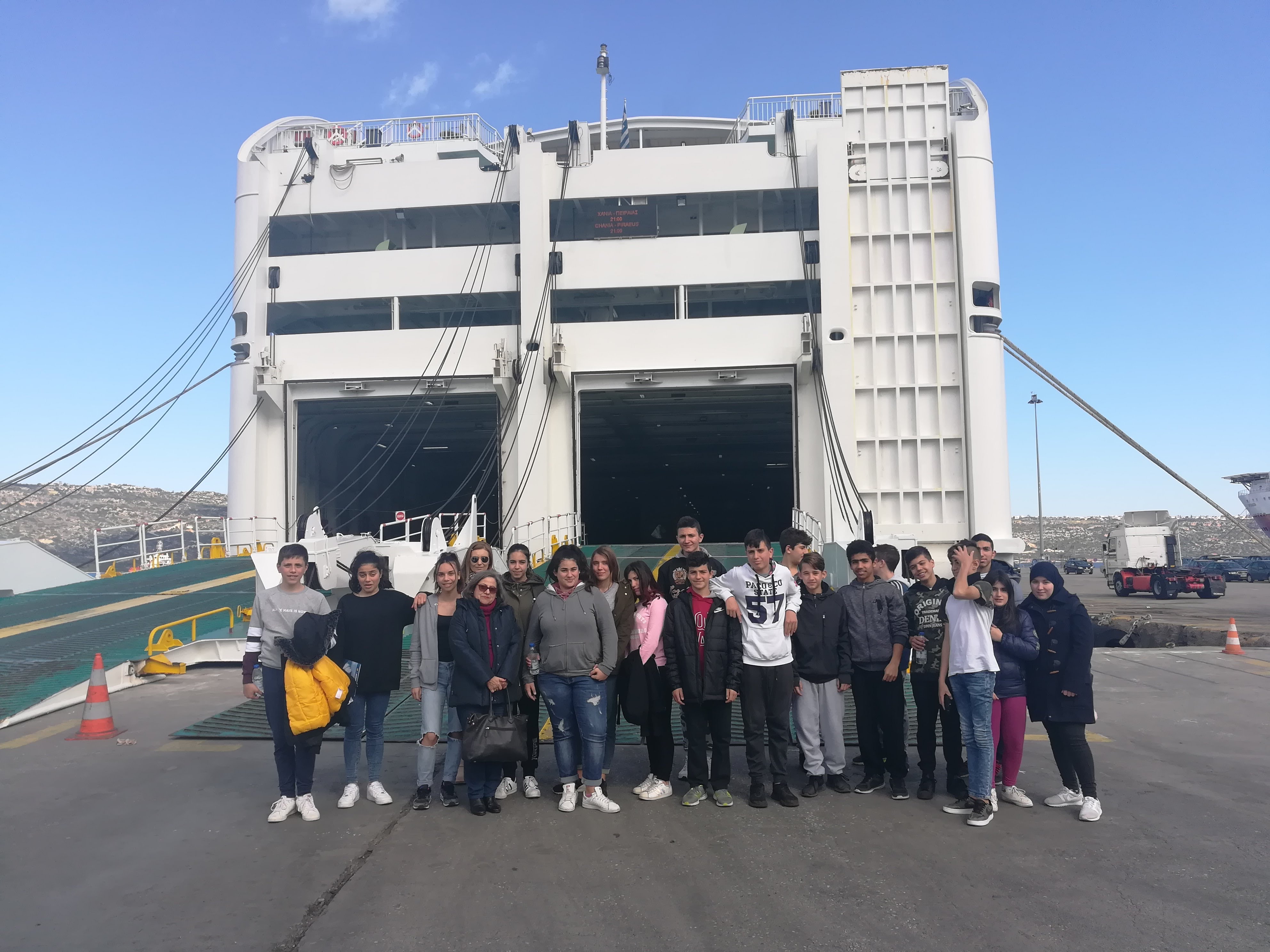 Επισκεψη Μαθητων 4ου Γυμνασιου Χανίων στο πλοίο Έλυρος της ΑΝΕΚ