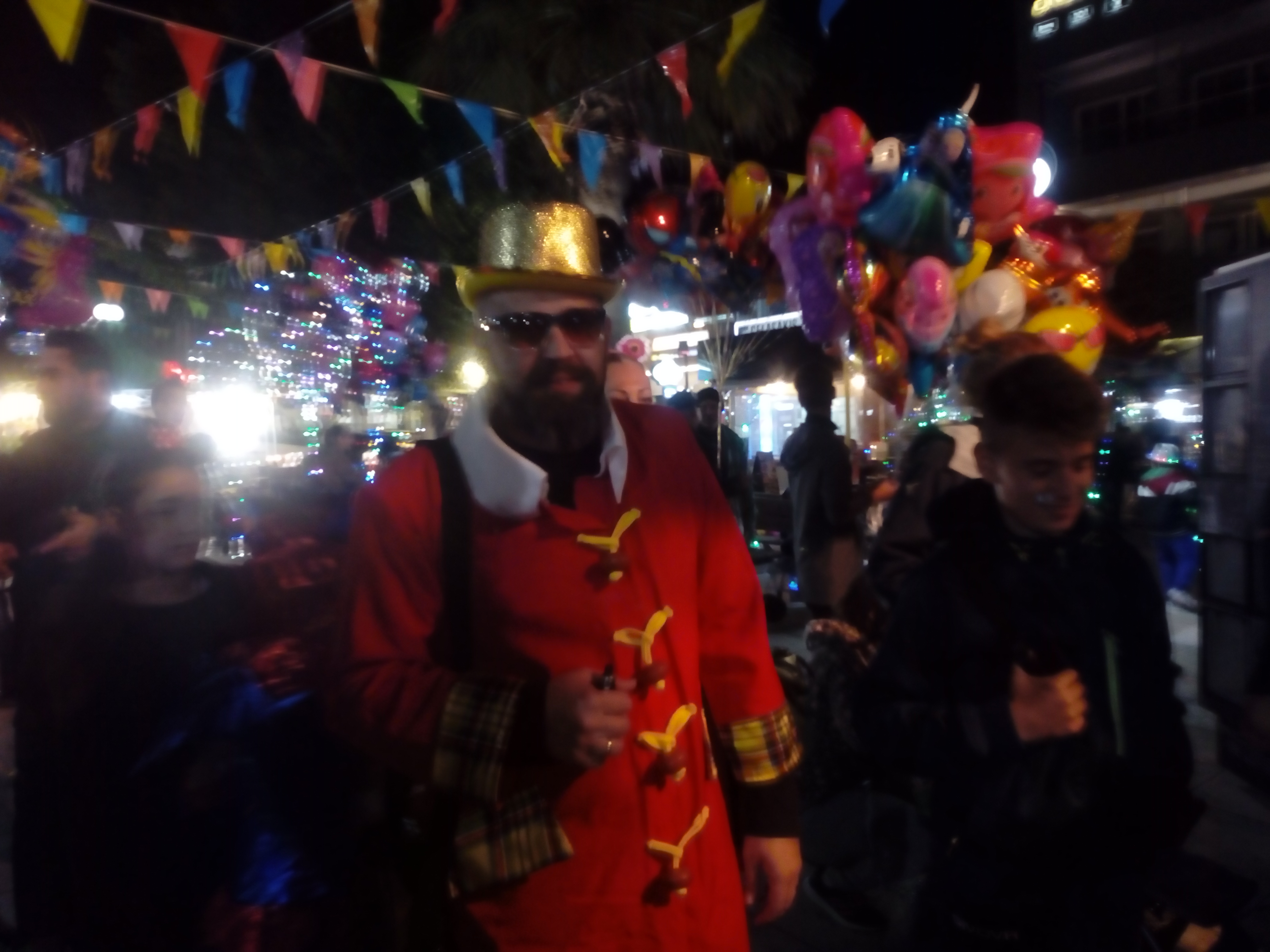Με πυροτεχνήματα & πολύ κέφι άνοιξε αυλαία το Χανιώτικο Καρναβάλι (βίντεο)