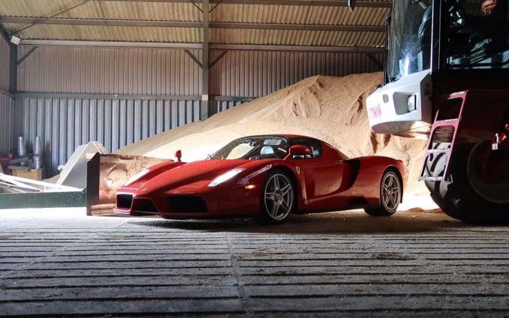 «Ασελγώντας» σε μια Ferrari Enzo