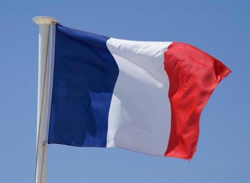Εργαζόμενος στο προξενείο της Γαλλίας κατηγορείται για λαθρεμπόριο όπλων