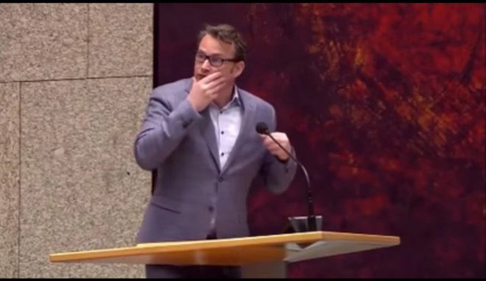 Βίντεο: Απόπειρα αυτοκτονίας στο ολλανδικό κοινοβούλιο