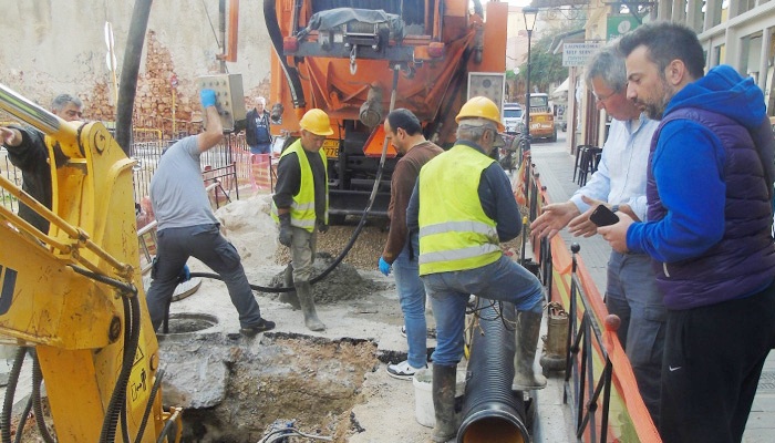 Αντικατάσταση αγωγού λυμάτων σε δρόμο της παλιάς πόλης στα Χανιά