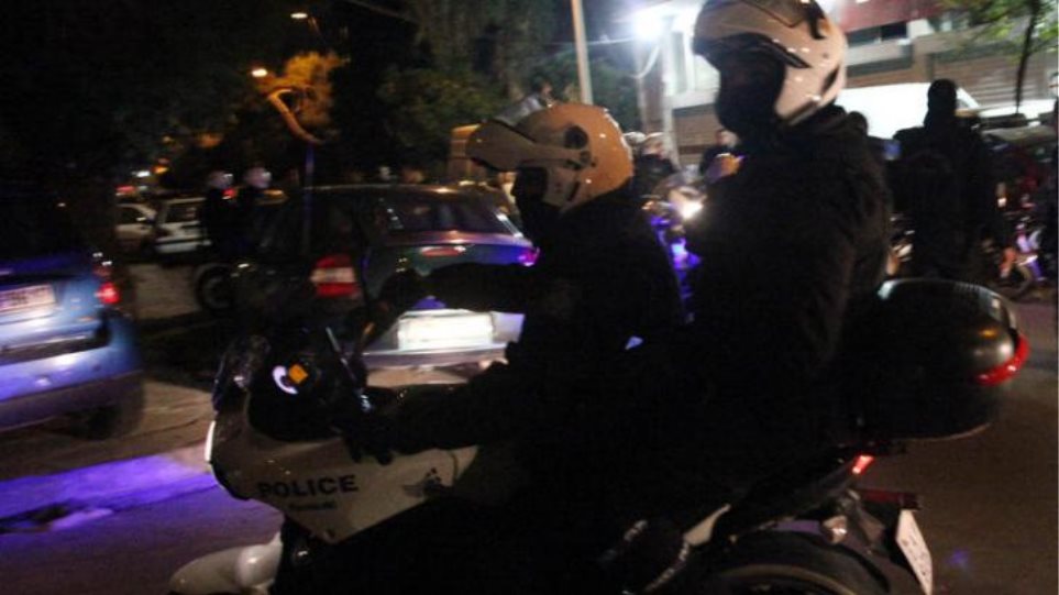 Βροχή πυροβολισμών από ταράτσες κατά αστυνομικών στα Άνω Λιόσια την νύχτα