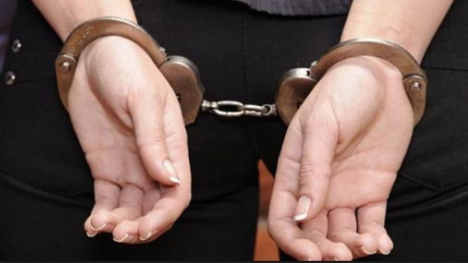 Νεαρή συνελήφθη για παράνομο έρανο στα Ιωάννινα