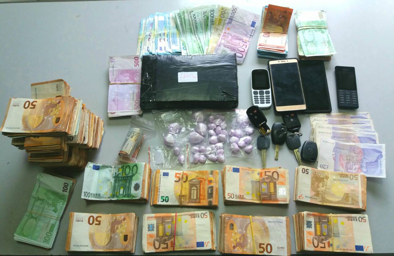 Βρήκαν πάνω από 1 κιλό κοκαΐνης στα Χανιά – Τα μετέφερε με το πλοίο (φωτο)