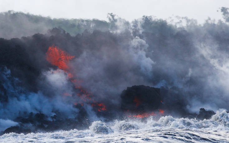 Χάος στη Χαβάη, η λάβα του Κιλαουέα έφτασε στον ωκεανό