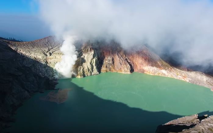 Το μοναδικό μπλε ηφαίστειο του κόσμου
