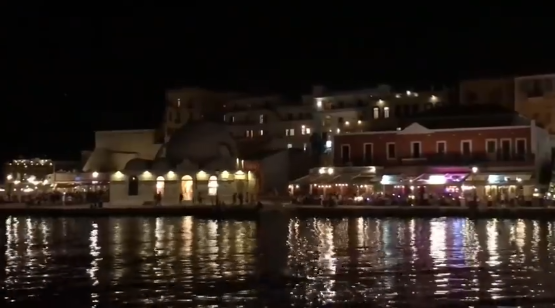 Τα βράδια στο λιμάνι των Χανίων είναι μαγικά (βίντεο)