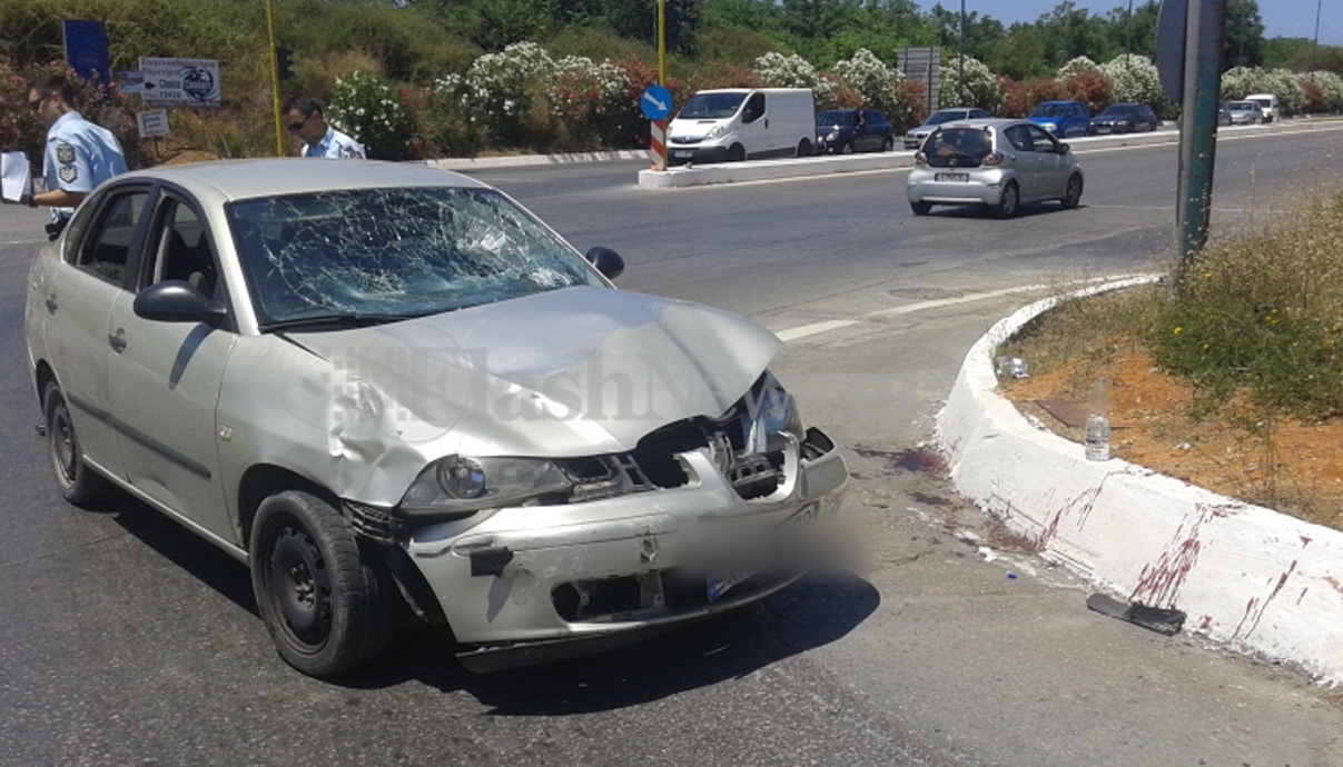 Τροχαίο ατύχημα με 2 τραυματίες στο κόμβο των Μουρνιών (φωτο)