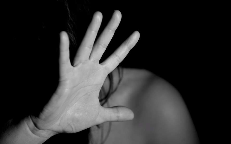 Σοκ: 1 στα 5 ελληνόπουλα πέφτει θύμα σεξουαλικής βίας!