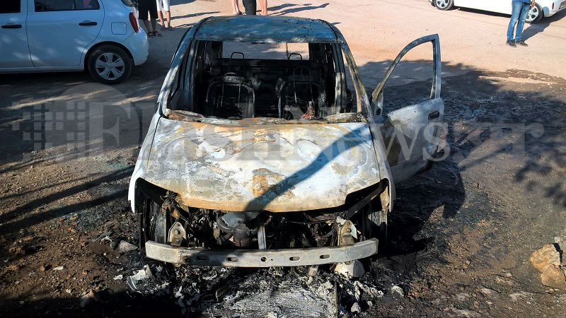 Αυτοκίνητο στο Ελαφονήσι τυλίχτηκε στις φλόγες (φωτο)