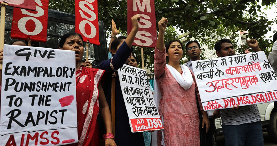Ινδία: θανατική ποινή σε τρεις για τον άγριο ομαδικό βιασμό μιας φοιτήτριας
