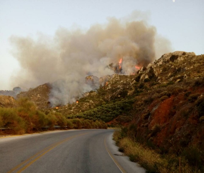 Νέα πυρκαγιά στα Χανιά – Πύρινο μέτωπο στο Κακόπετρο (φωτο)