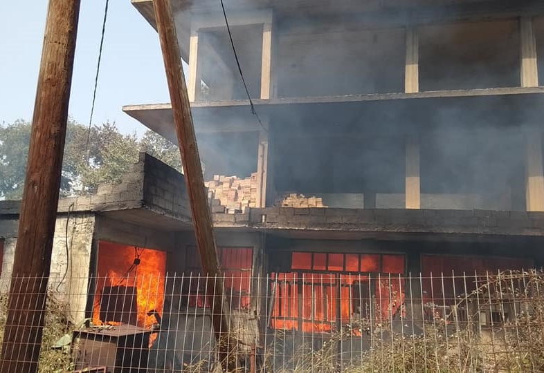 Χανιά: Κόλαση φωτιάς στον Αποκόρωνα – Κάηκαν κτίσματα (βίντεο+φωτο)
