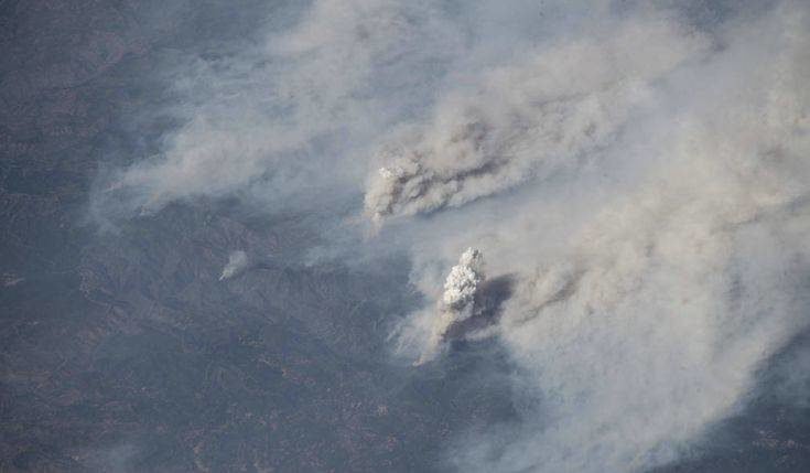Γιγάντιες πυρκαγιές συνεχίζουν την τρελή κούρσα τους στην Καλιφόρνια