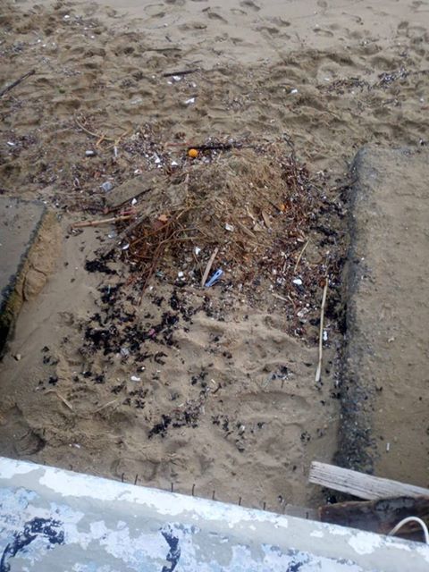 Εικόνες ντροπής στο Κουμ Καπί – Εστία μόλυνσης δίπλα στη θάλασσα (φωτο)