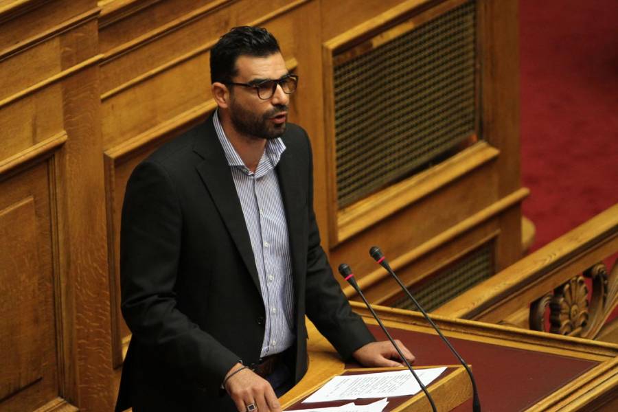 Προσαγωγές για την επίθεση στον βουλευτή του ΣΥΡΙΖΑ Πέτρο Κωνσταντινέα