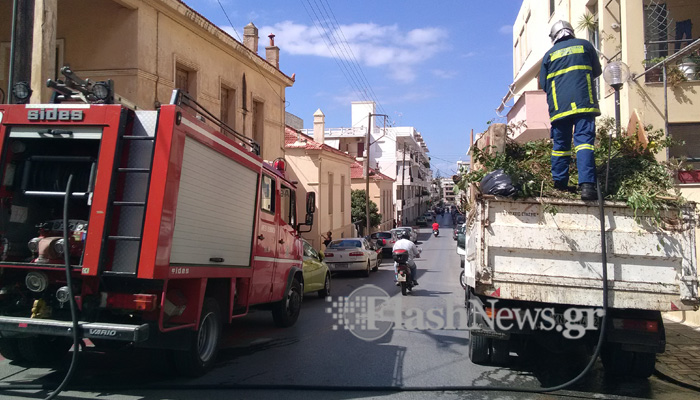 Πυρκαγιά σε φορτηγό της ΔΕΔΙΣΑ στην πόλη των Χανίων (φωτο)