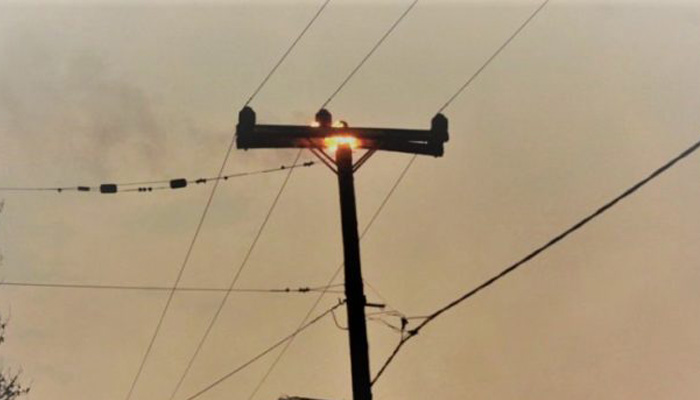 «Ηλεκτρικές» πυρκαγιές στην Αγία Μαρίνα στα Χανιά