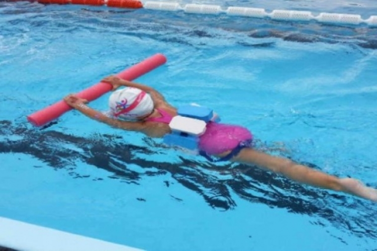 Ξεκινά στα δημοτικά σχολεία των Χανίων μάθημα κολύμβησης